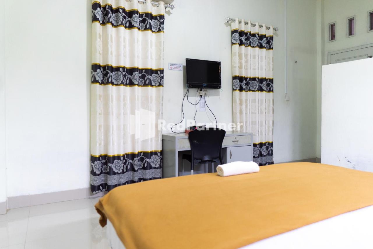 Wisma Aini Syariah Mitra Reddoorz Bandar Lampung Exteriör bild