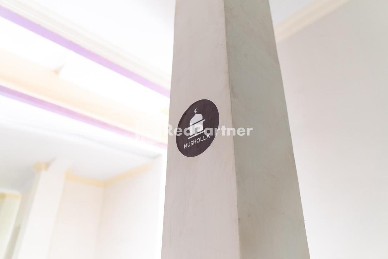 Wisma Aini Syariah Mitra Reddoorz Bandar Lampung Exteriör bild