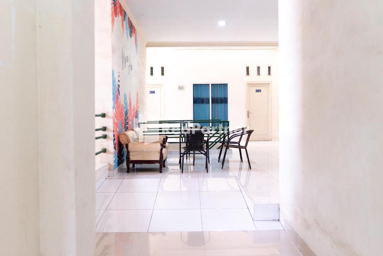 Wisma Aini Syariah Mitra Reddoorz Bandar Lampung Exteriör bild