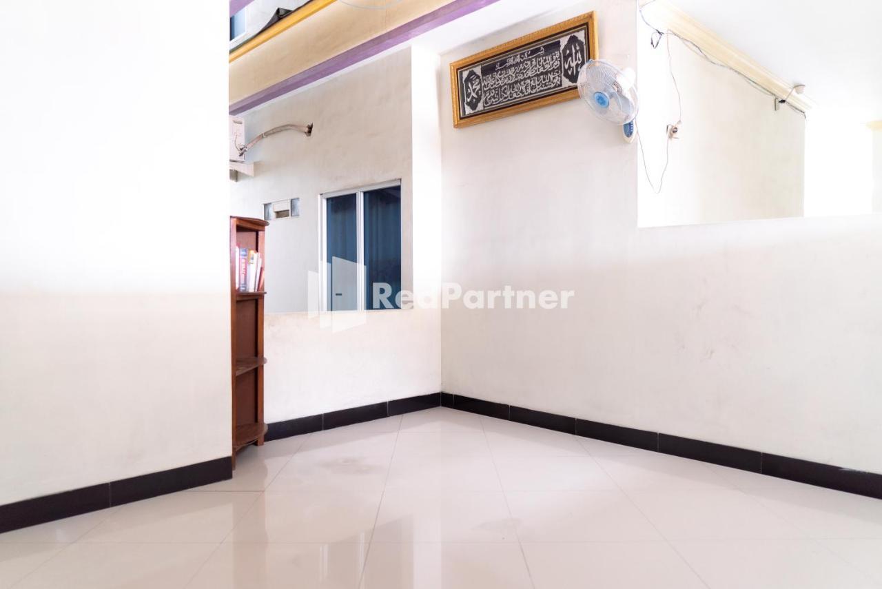 Wisma Aini Syariah Mitra Reddoorz Bandar Lampung Exteriör bild